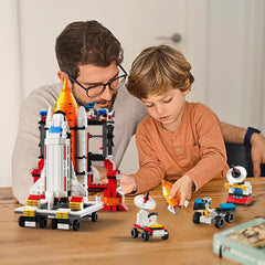 LEGO Space Station 682 Pieces